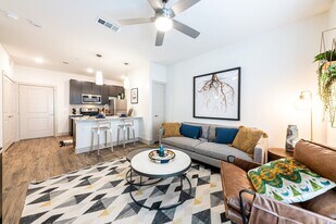 Lenox SoCo in Austin, TX - Building Photo