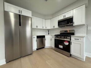310 Jackson St in Philadelphia, PA - Building Photo - Building Photo
