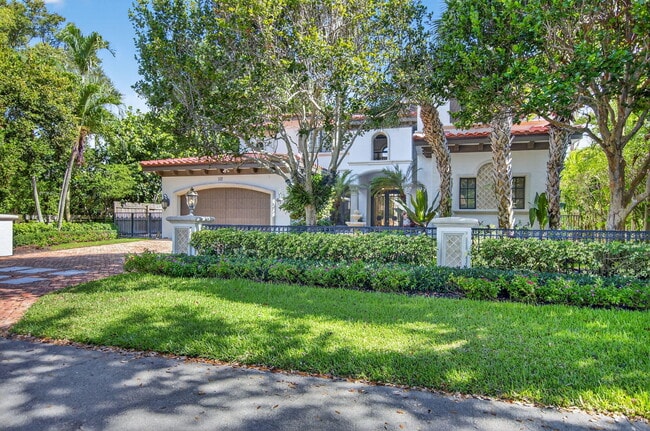717 NW 4th St