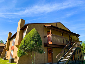 Kingwood Forest in Shreveport, LA - Foto de edificio - Building Photo