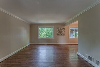 1490 Paisley Ct in Hoffman Estates, IL - Building Photo - Building Photo