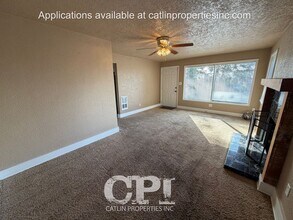 704 Academy St in Kelso, WA - Building Photo - Building Photo