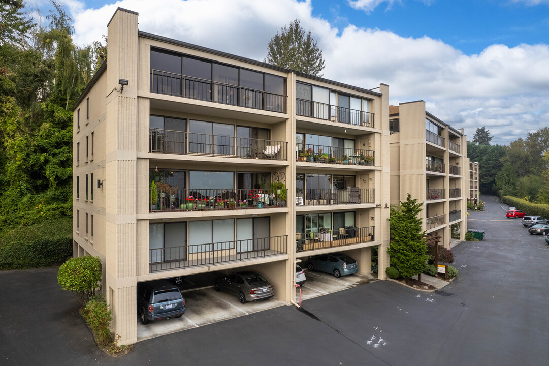 8005 NE SAND POINT Way in Seattle, WA - Building Photo