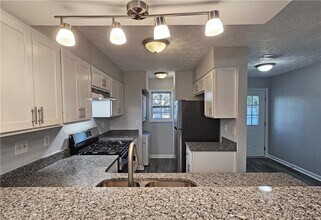 6627 Banbury Ct NW in Norcross, GA - Building Photo - Building Photo