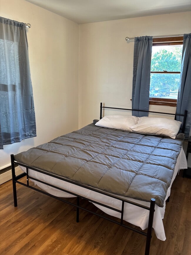 1902 W Broadway, Unit 1902 westbroadway in Monona, WI - Foto de edificio - Building Photo