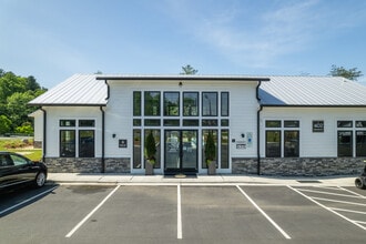 Highline North Apartments in Asheville, NC - Foto de edificio - Building Photo