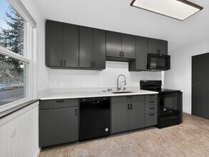 12705 Evanston Ave N in Seattle, WA - Building Photo - Building Photo