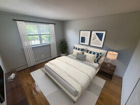 145 Salmon Brook Dr in Glastonbury, CT - Building Photo