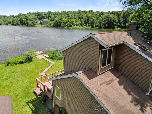 7 Rita Rd in Ridgefield, CT - Building Photo - Building Photo