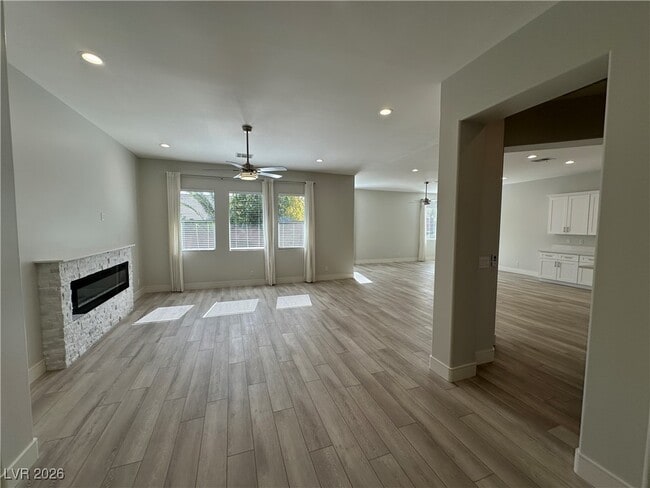 10447 Garden Rose Dr in Las Vegas, NV - Building Photo - Building Photo