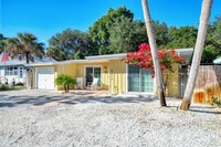 5216 Calle De Costa Rica in Siesta Key, FL - Foto de edificio - Building Photo