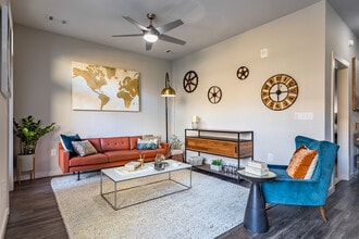 North and Line Apartments in Atlanta, GA - Foto de edificio - Interior Photo
