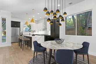 407 El Paso St in Austin, TX - Building Photo - Building Photo