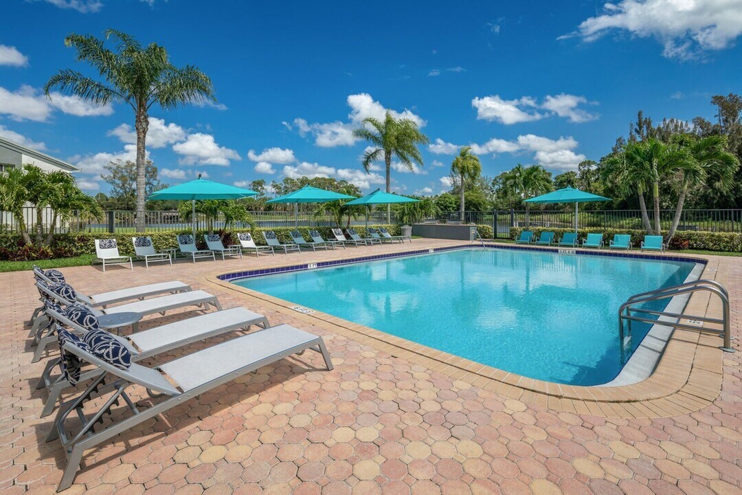Rosemont Royal Palm in Royal Palm Beach, FL - Foto de edificio
