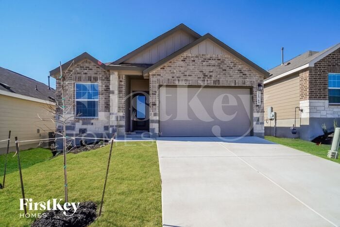 31769 Untrodden Way in Bulverde, TX - Building Photo