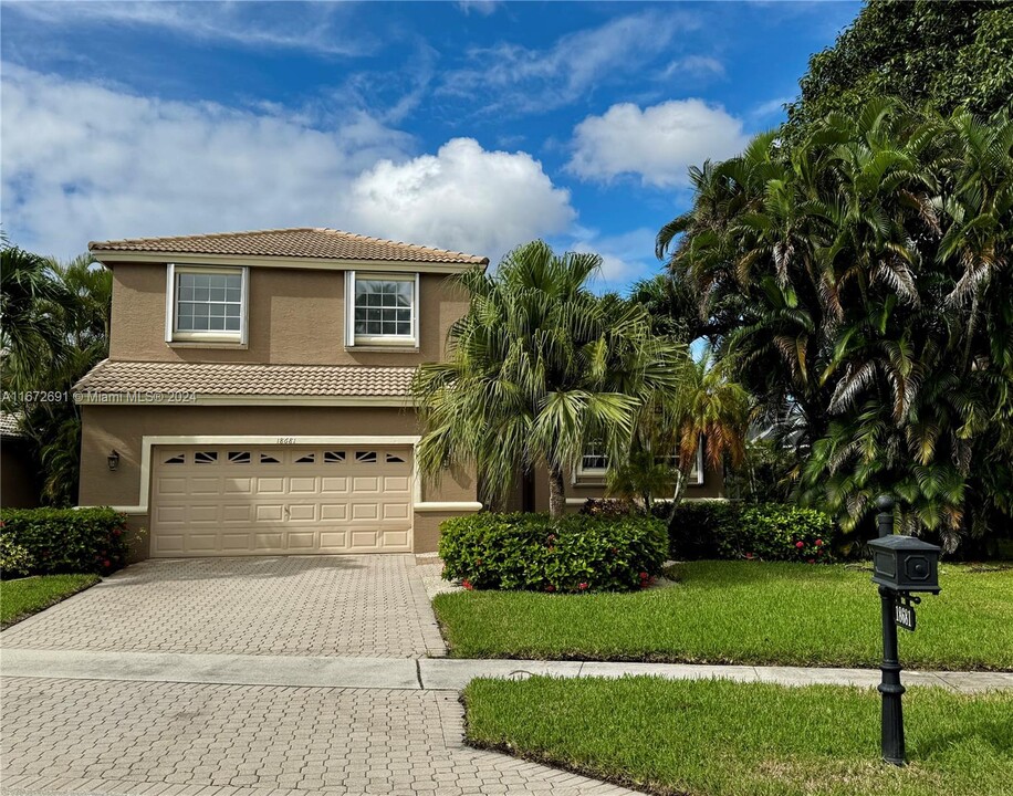 18681 Sea Turtle Ln in Boca Raton, FL - Building Photo