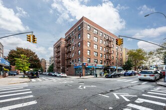 The Paul Revere Owners Corp. in Astoria, NY - Foto de edificio - Building Photo