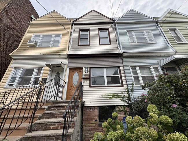 property at 75A Lexington Ave