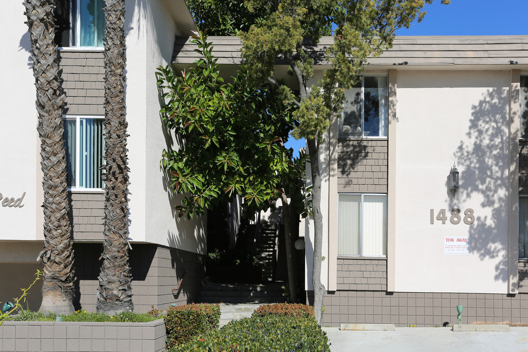 Royal Reed Apartments in San Diego, CA - Building Photo