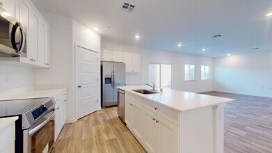 4469 Buckingham Ave in Clovis, CA - Building Photo - Building Photo