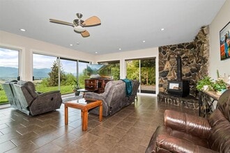 48275 Elk View Rd in Chilliwack, BC - Building Photo - Building Photo