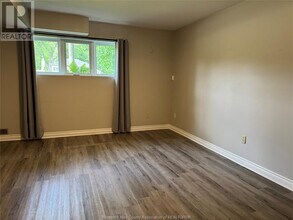 4851 Matchett Rd in Windsor, ON - Building Photo - Building Photo