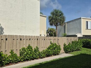 11999 Shakerwood Ln in Wellington, FL - Building Photo - Building Photo