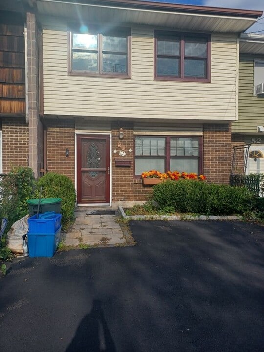 50 Kennedy Dr in West Haverstraw, NY - Building Photo