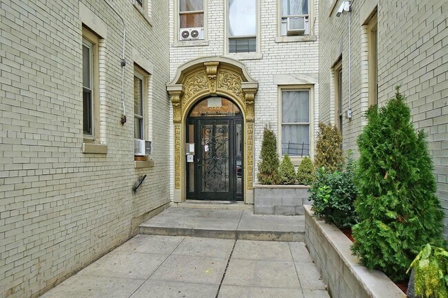 Shamco Apartments 535 W 162nd St in New York, NY - Foto de edificio - Building Photo