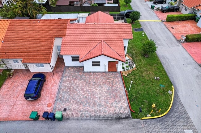 4530 SW 143rd Pl in Miami, FL - Building Photo - Building Photo