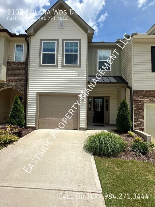 2102 Solana Wds Dr in Durham, NC - Building Photo
