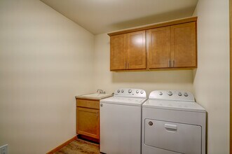 400 Odyssey Ct in Oregon, WI - Building Photo - Building Photo