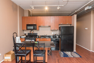 212 E Cullerton St, Unit 1207 in Chicago, IL - Building Photo