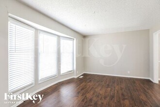 1654 E Sheridan Bridge Ln in Olathe, KS - Building Photo - Building Photo