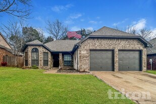 6912 Rolling Crk Ln in Dallas, TX - Building Photo