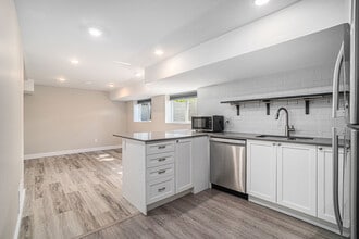 17 Overlake Dr in Ottawa, ON - Building Photo - Building Photo