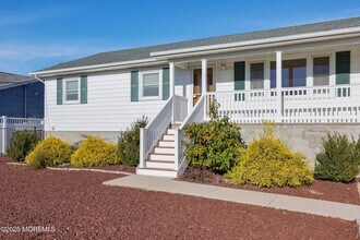 1828 Ensign Ct in Toms River, NJ - Building Photo - Building Photo