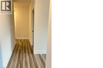 1100 Lackner Pl in Kitchener, ON - Building Photo - Building Photo