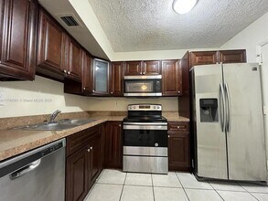 3600 NW 21st St in Lauderdale Lakes, FL - Building Photo - Building Photo
