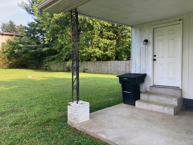 213 S Baird Ln in Murfreesboro, TN - Foto de edificio - Building Photo