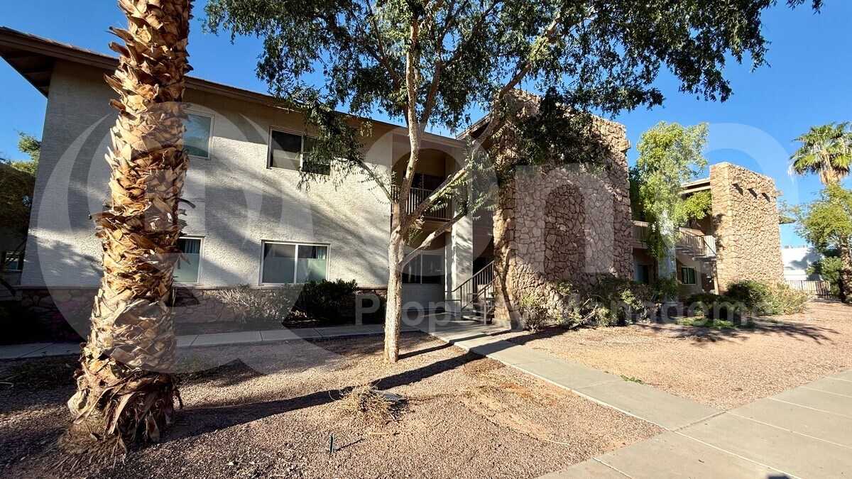 6920 E 4th St in Scottsdale, AZ - Building Photo