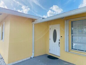 5268 Cannon Way in West Palm Beach, FL - Building Photo - Building Photo