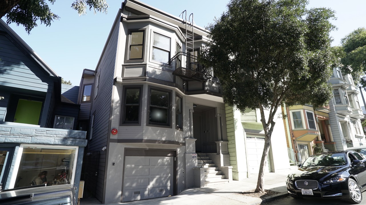 31-33 Cortland Ave in San Francisco, CA - Building Photo