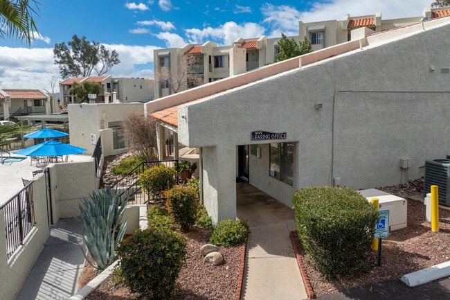 Valley View Apartments in Tucson, AZ - Building Photo - Building Photo