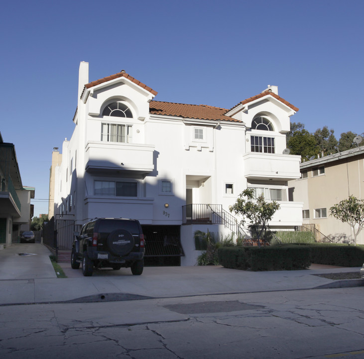 937 Wilcox Ave in Los Angeles, CA - Foto de edificio