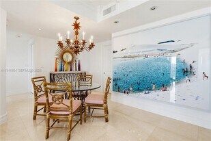 430 Grand Bay Dr in Key Biscayne, FL - Building Photo