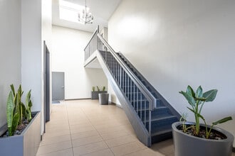 Park Downtown Apartments in Santa Ana, CA - Building Photo - Lobby