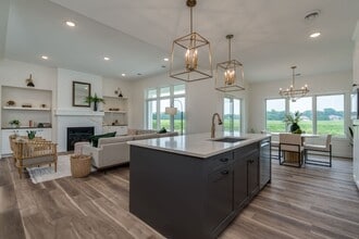 2132 Deerwood Dr in North Mankato, MN - Building Photo - Building Photo