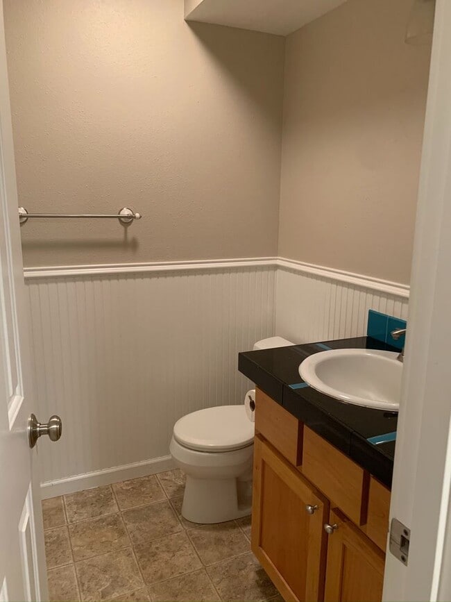 2508 Redwood Ct in Newberg, OR - Building Photo - Building Photo