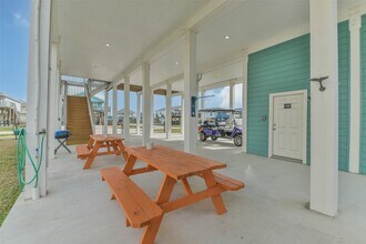 4022 Fort Bend Dr in Galveston, TX - Building Photo - Building Photo